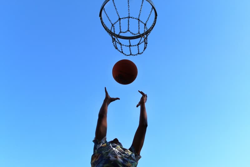 福布斯TOP50背后的篮球生态:NBA工资帽与球星商业价值的双重驱动 福布斯TOP50背后的篮球生态:NBA工资帽与球星商业价值的双重驱动
